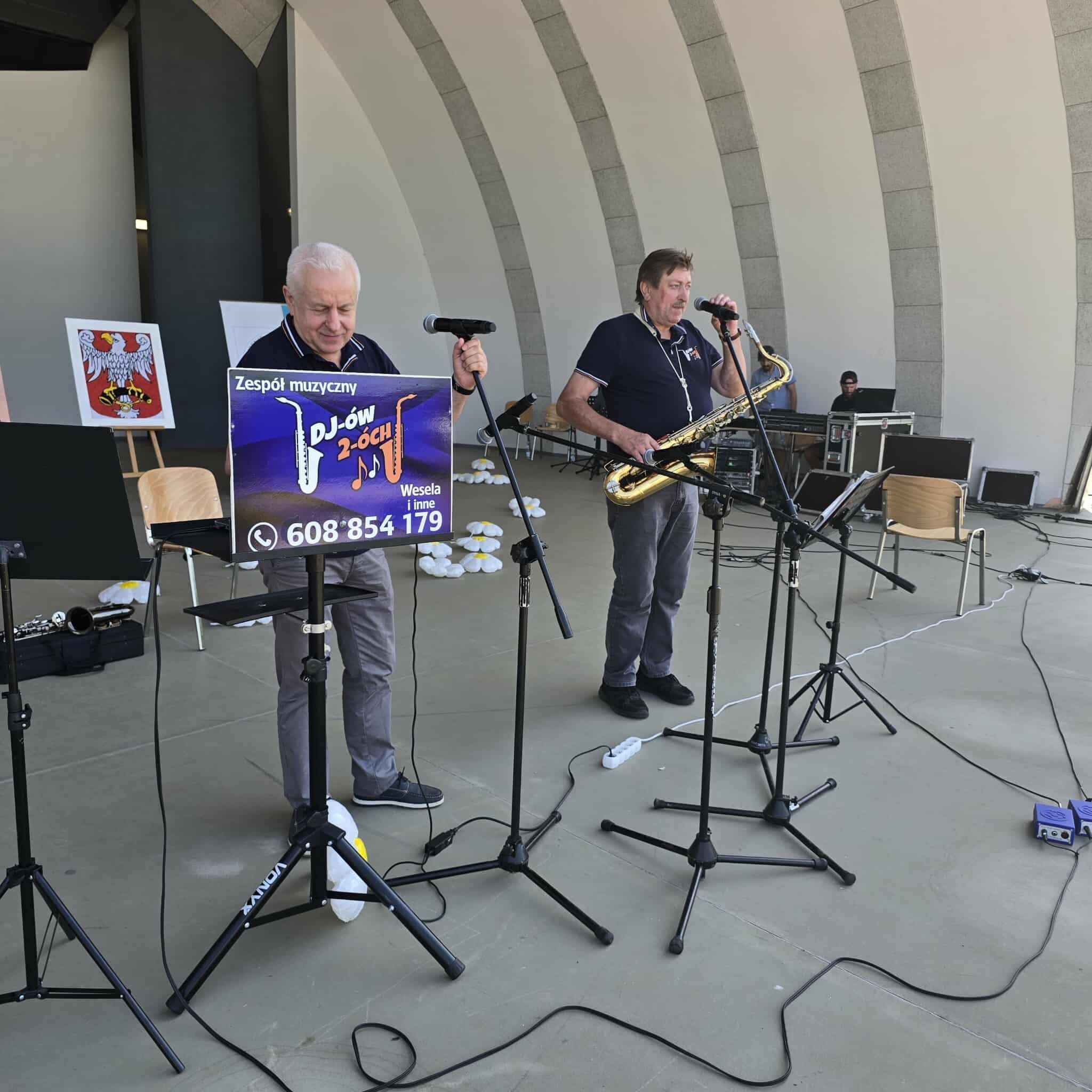 zabawa z&nbsp;dj-ami