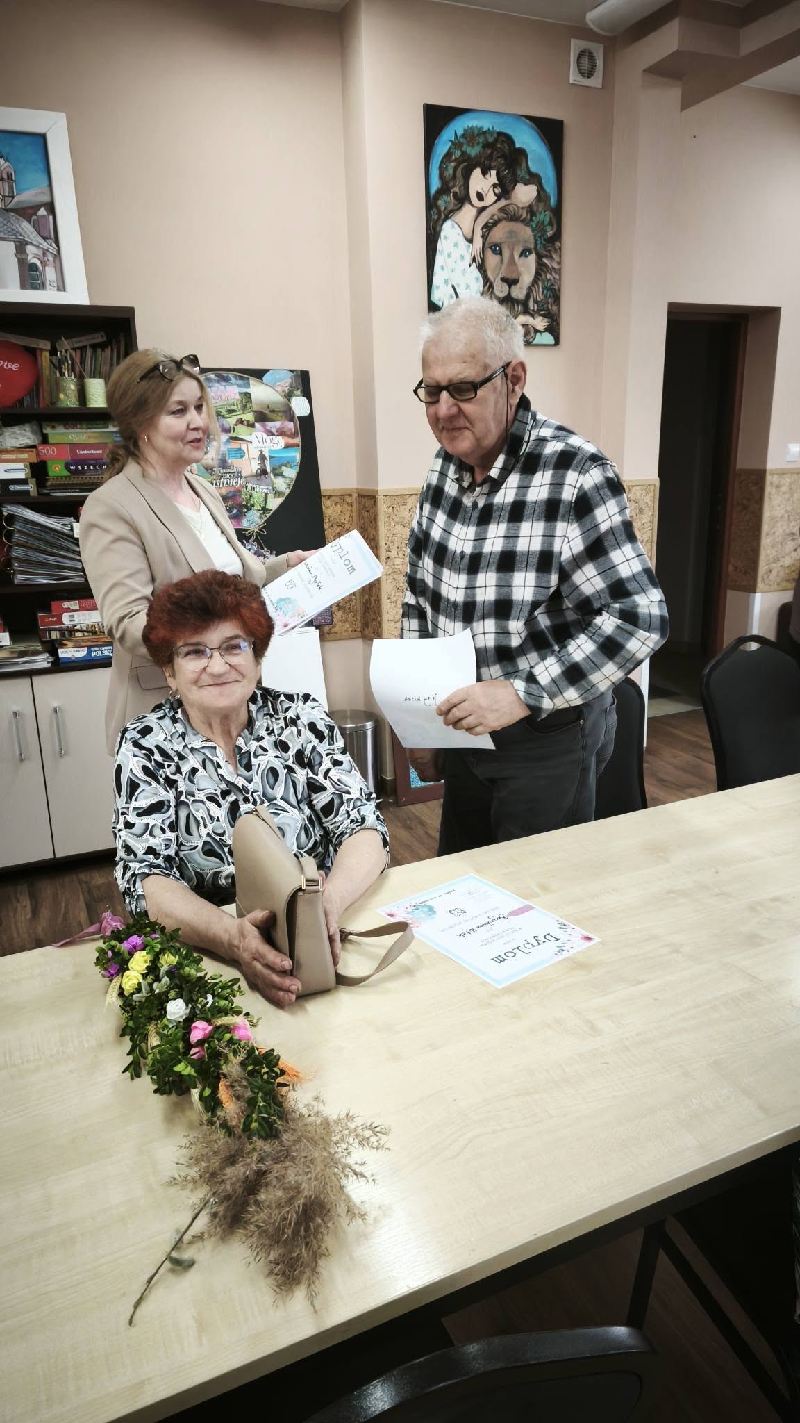 wręczanie dyplom&oacute;w 