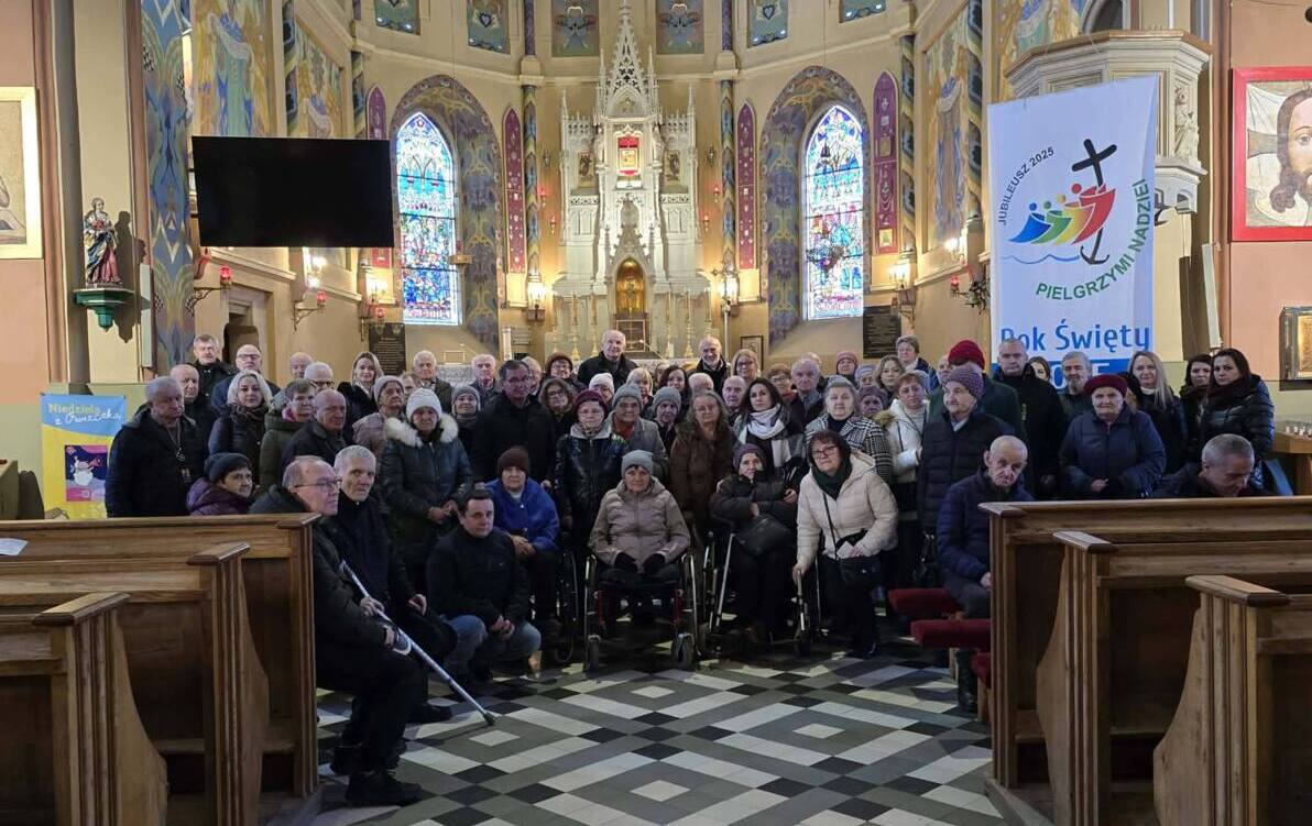 Zdjęcie do Wyjazd podopiecznych do Sanktuarium Matki Bożej Bolesnej w Sulisławicach