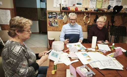  „Wielkanocna Poczta Życzliwości”-tworzenie kartek świątecznych przez podopiecznych ŚDS w Połańcu 