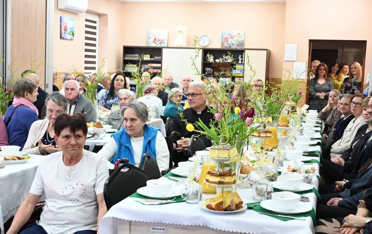 Zdjęcie do Uroczyste Śniadanie Wielkanocne w Środowiskowym Domu Samopomocy w Połańcu 