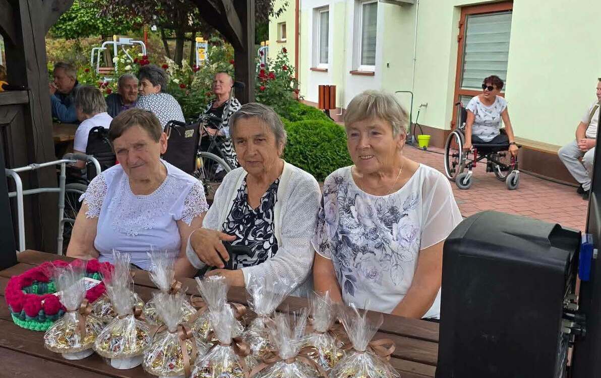 Zdjęcie do Urodziny podopiecznych oraz pracownik&oacute;w urodzonyc w miesiącach: lipcu i sierpniu 