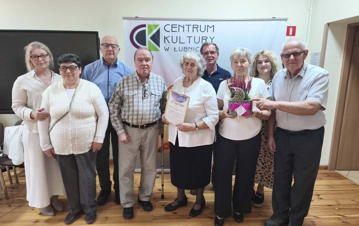 Zdjęcie do RETRO RYTMY INTEGRACJI-Występ podopiecznych w Centrum Kultury W Łubnicach 