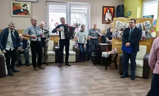 Wspólne odśpiewanie "100 lat" 