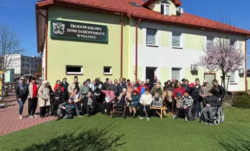 Zdjęcie wspólne społeczności ŚDS