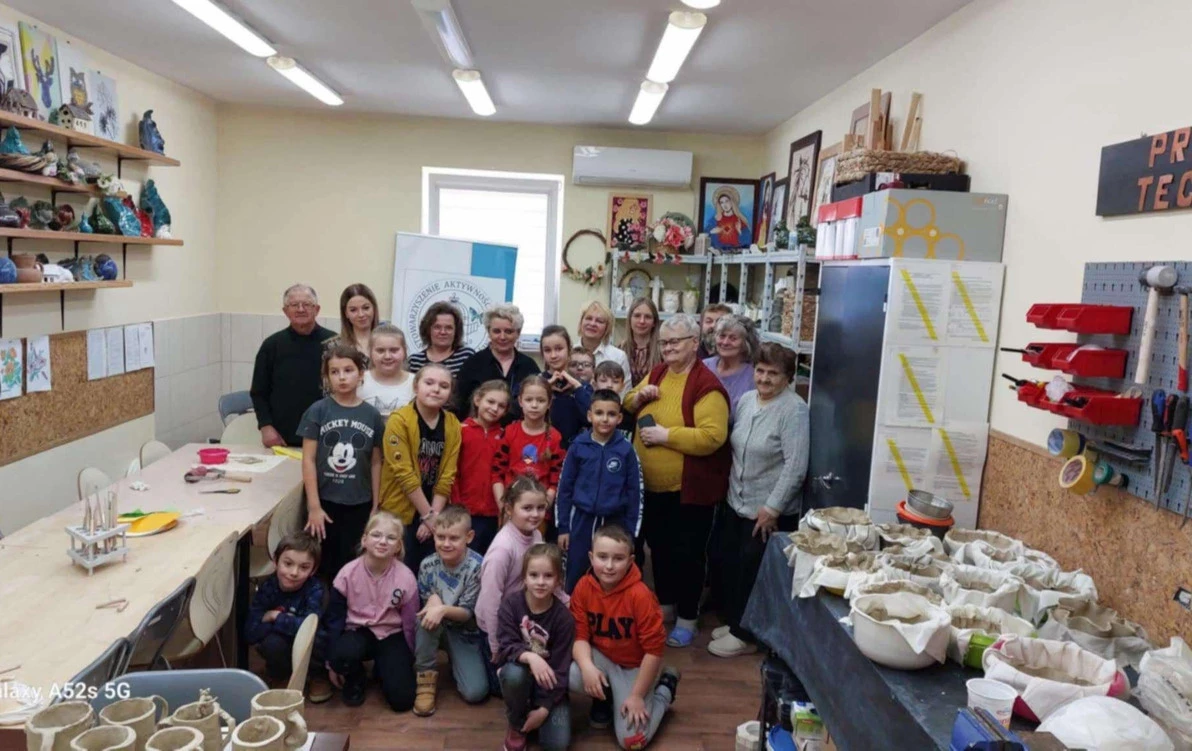 Zdjęcie do Warsztaty ceramiczne dla dzieci z Publicznej Szkoły Podstawowej w Wilkowej